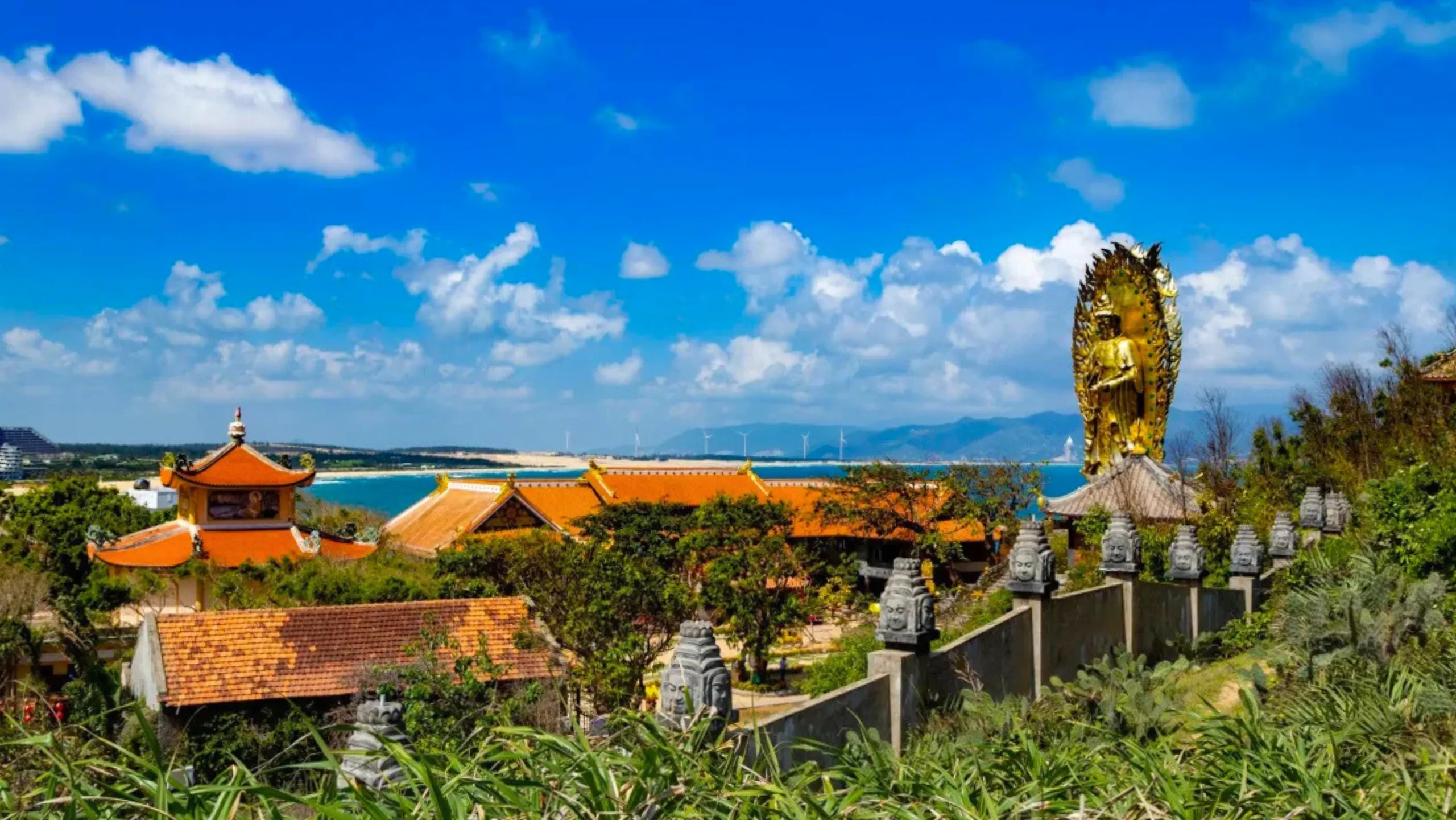 Tịnh Xá Ngọc Hòa - nơi có bức tượng phật đôi cao 30m (Nguồn: sưu tầm)