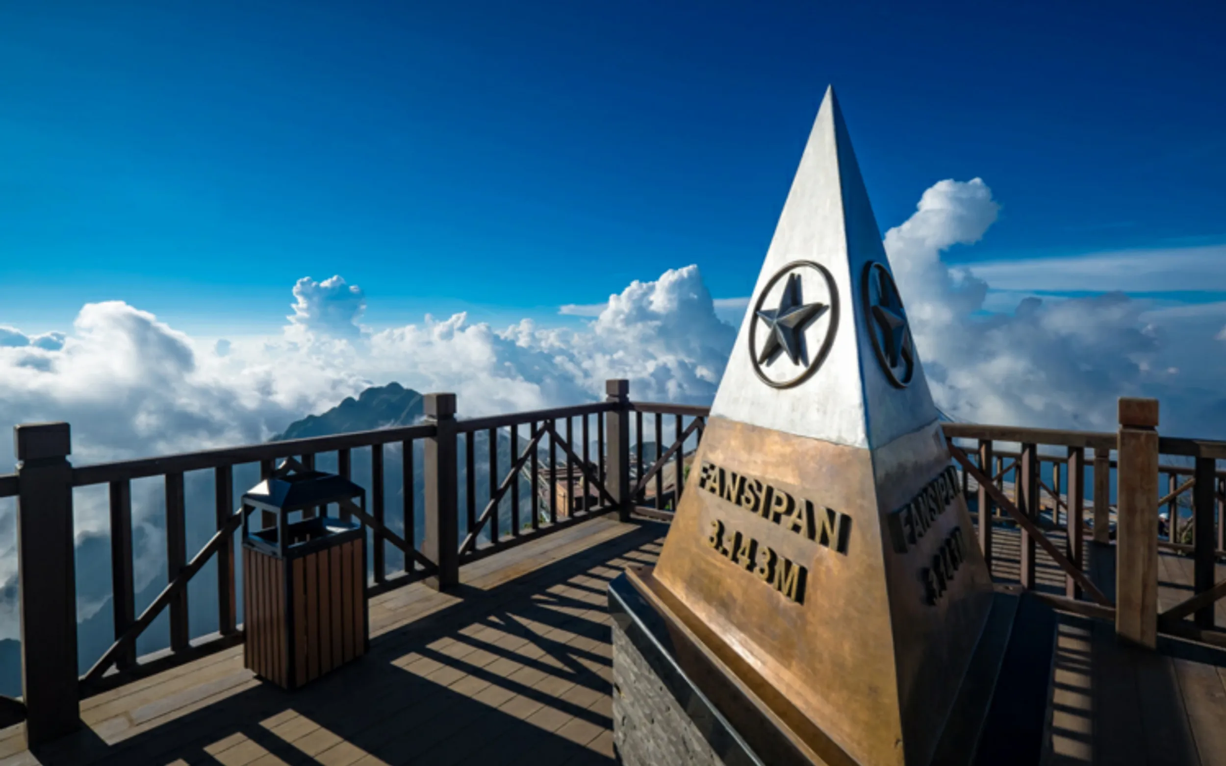 Fansipan: Hành trình chinh phục “nóc nhà Đông Dương” - nơi gặp gỡ đất trời