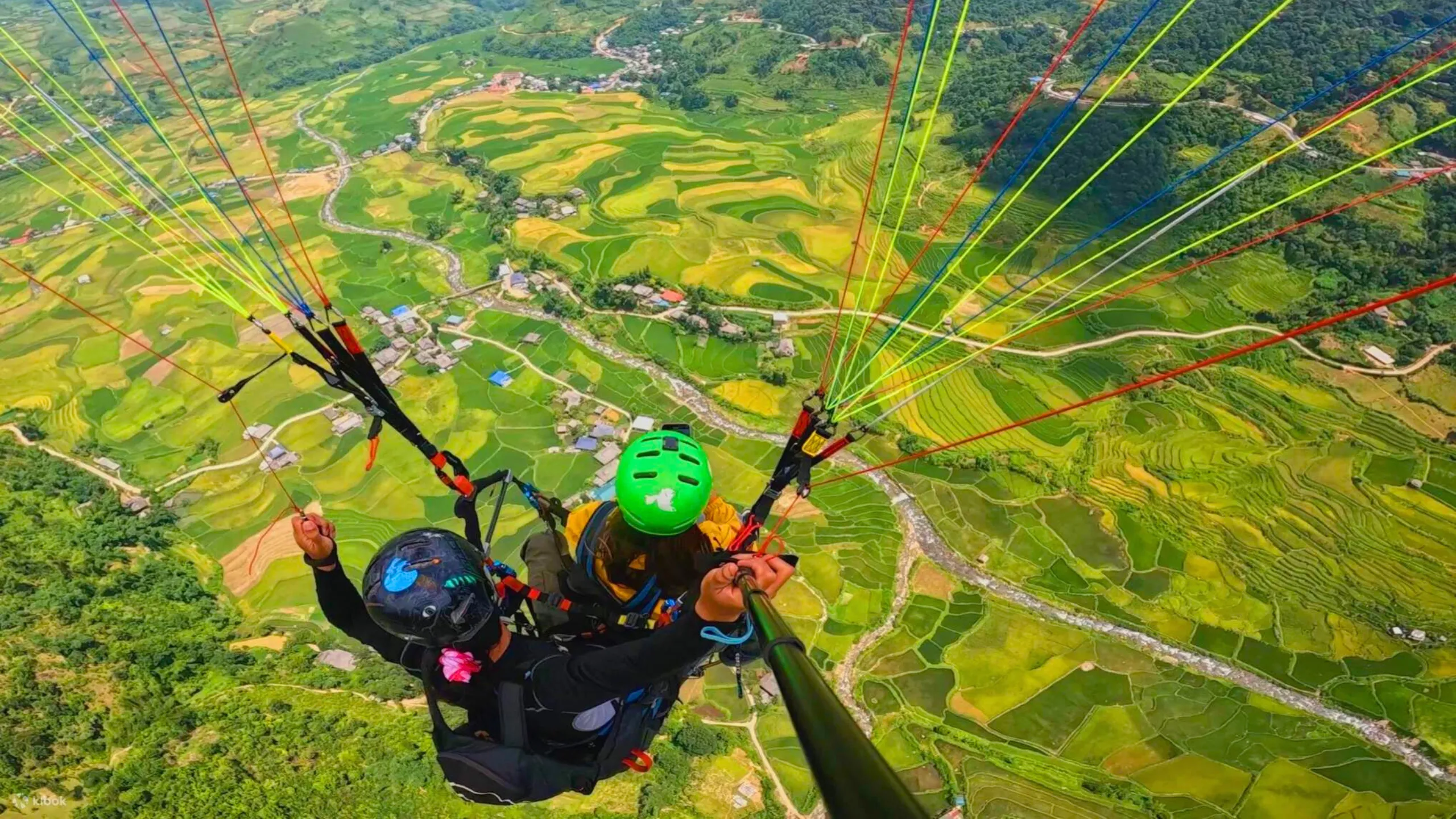 Phóng tầm mắt ngắm sóng lúa chín vàng trải dài bất tận (Nguồn: sưu tầm)