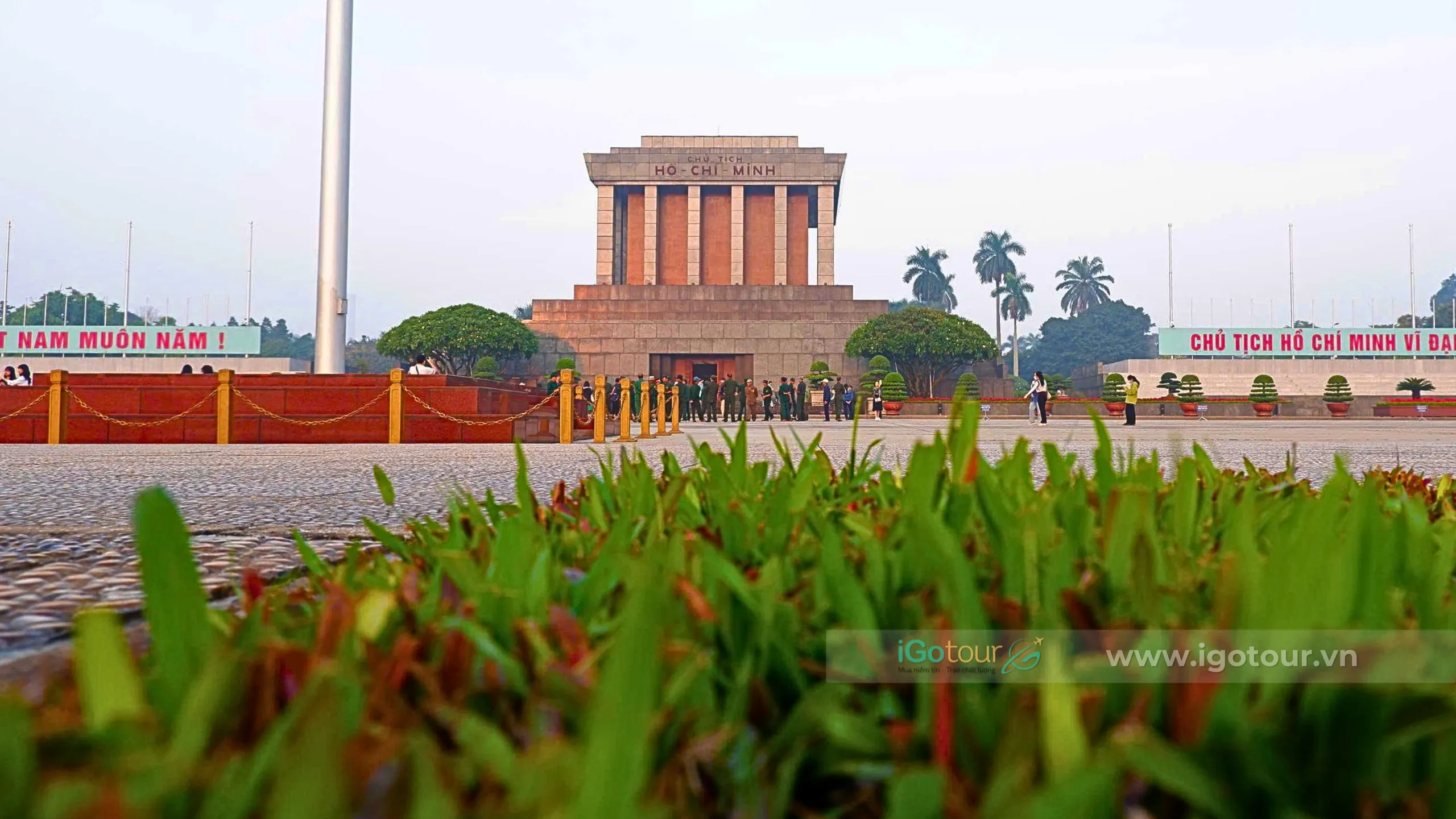 Quảng trường Ba Đình - nơi lưu giữ dấu ấn lịch sử hào hùng, là trái tim của Thủ đô