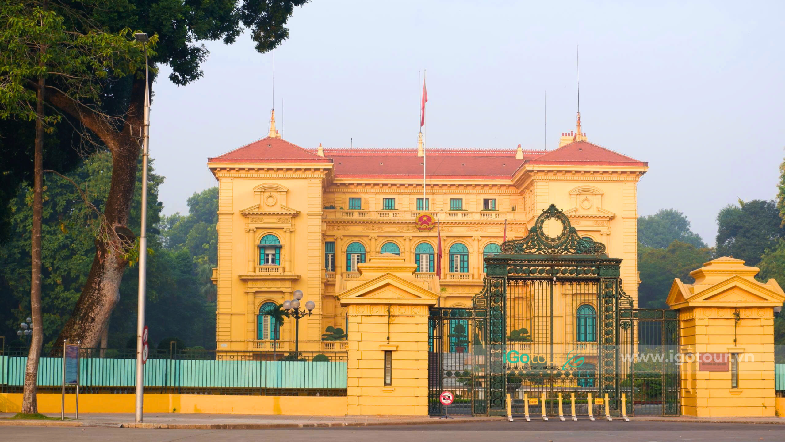 Phủ Chủ tịch nằm giữa khu vườn xanh mát 