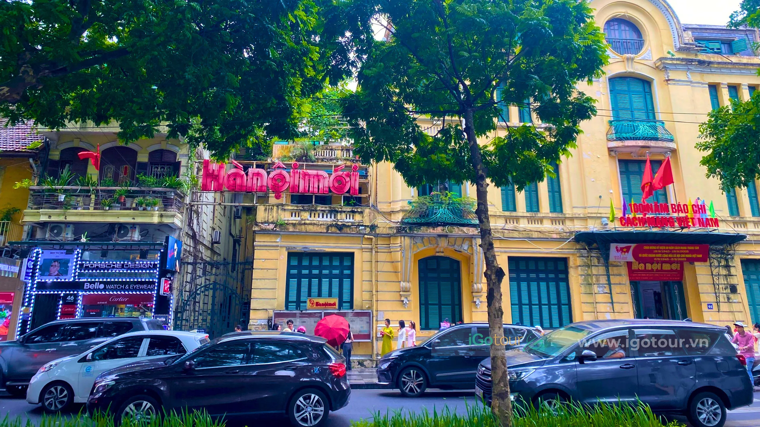 Tòa nhà nổi bật với kiến trúc Pháp cổ kính mang đến một vẻ đẹp vượt thời gian