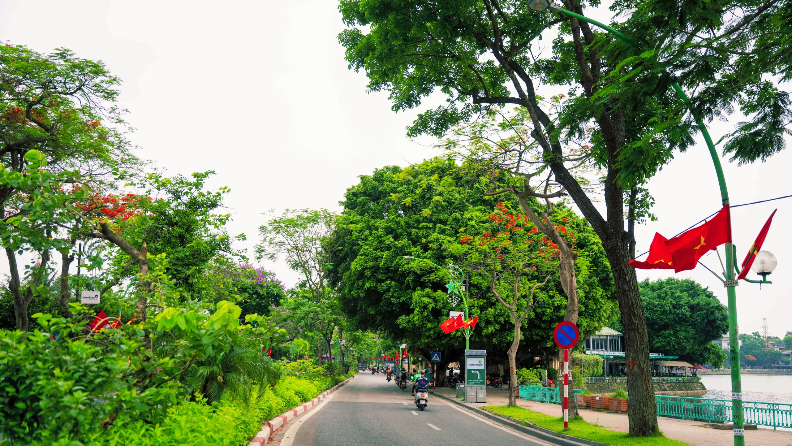 Dải lụa xanh vắt ngang hồ Tây và Hồ Trúc Bạch (Nguồn: sưu tầm)