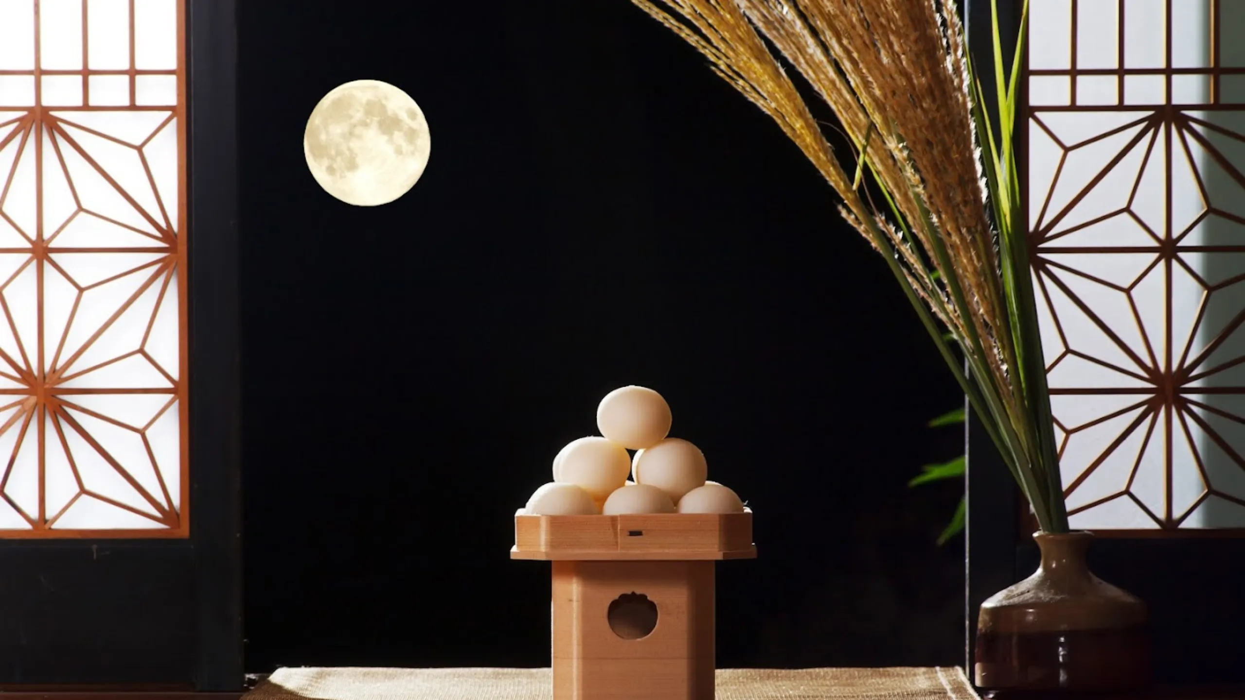 Tết Trung thu ở Nhật Bản được gọi là Tsukimi, có nghĩa là "ngắm trăng" (Nguồn: sưu tầm)