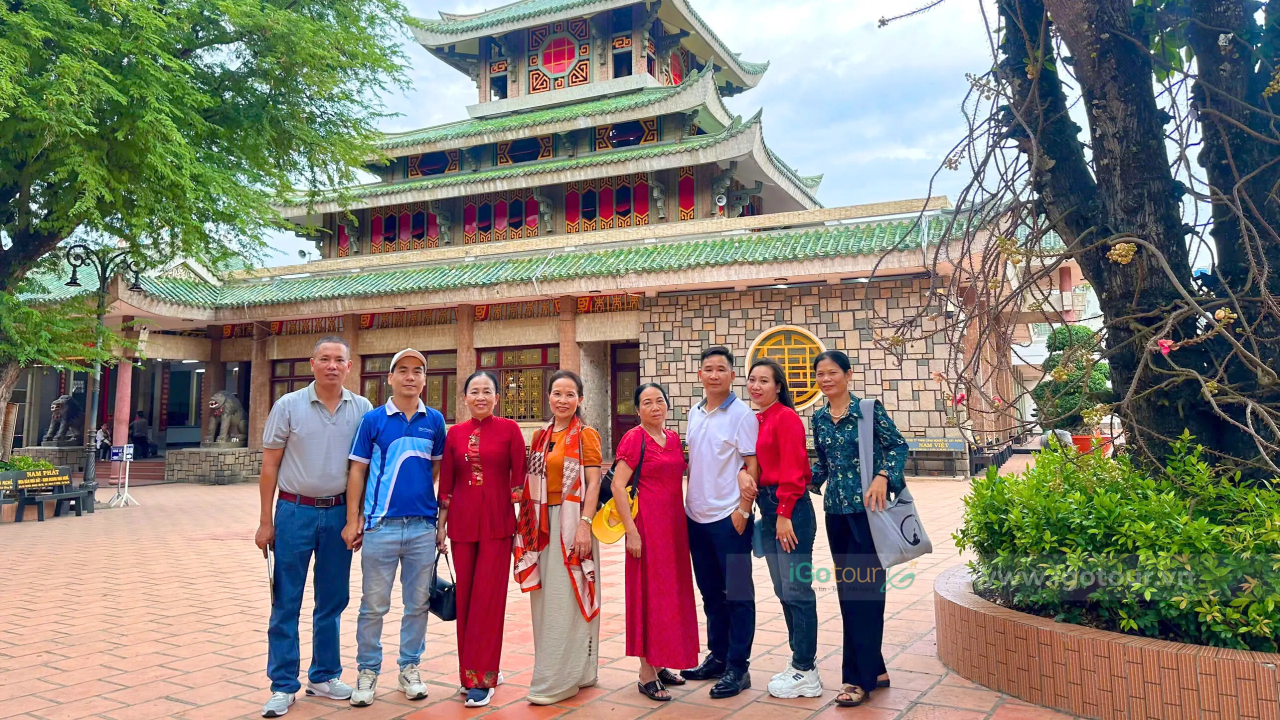 Chiêm bái tại Miếu Bà Chúa Xứ - hành trình đón Tết Nguyên đán mang đậm màu sắc tâm linh