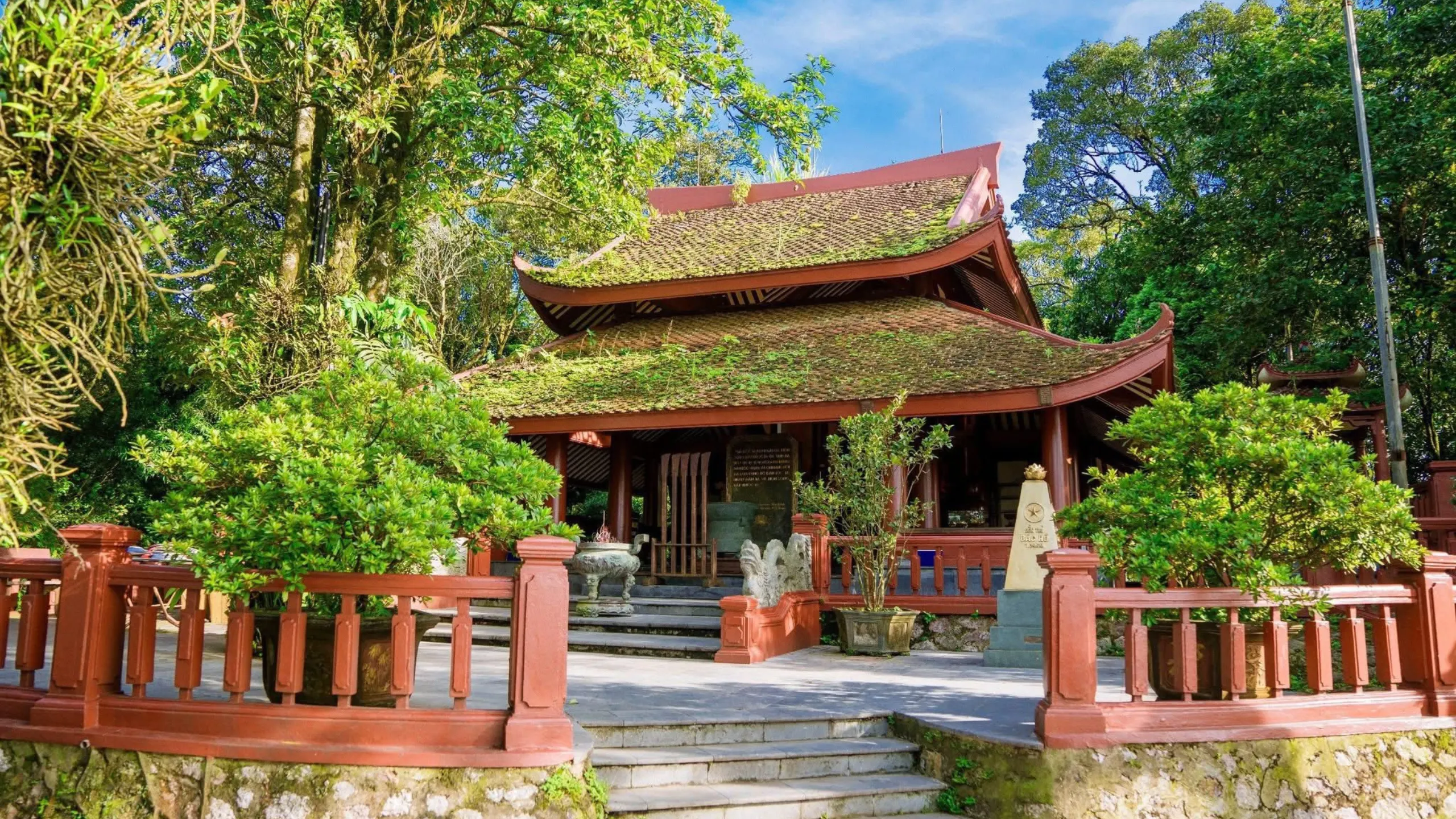 Đền thờ Bác Hồ tại Vườn Quốc gia Ba Vì (Nguồn: sưu tầm)