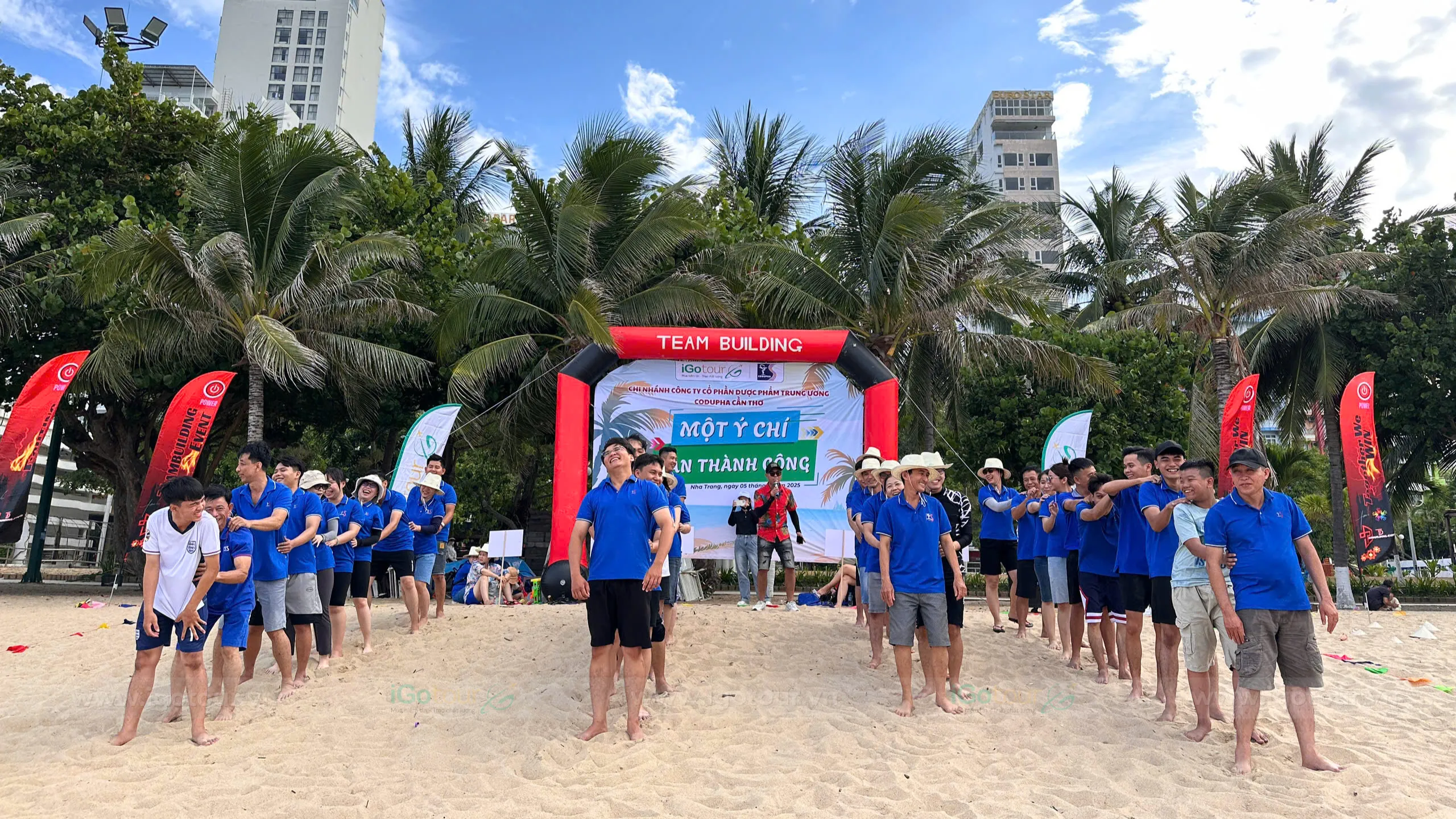 Nha Trang có lợi thế nắng đẹp, vịnh biển rộng, bãi biển dài và sạch, dễ dàng tổ chức hoạt động ngoài trời trong chuyến Company Trip